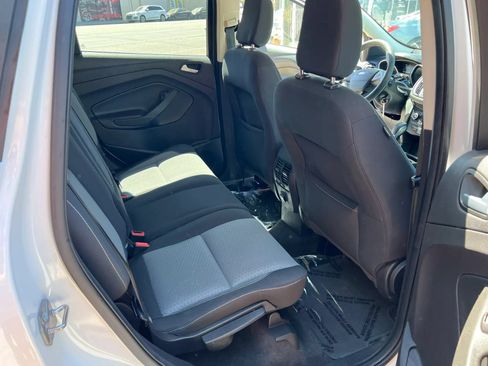 Used 2018 Ford Escape SE FWD image 11