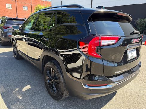 Used 2024 GMC Terrain AT4 w/ Tech Package AWD/4WD image 8