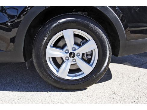 Certified 2025 Kia Sorento LX image 32