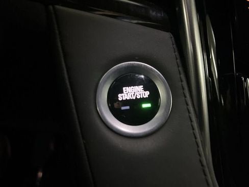 Certified 2018 Cadillac Escalade Platinum AWD/4WD image 17