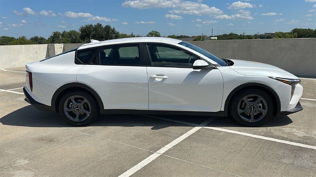 Used 2025 Kia K4 FWD image 13