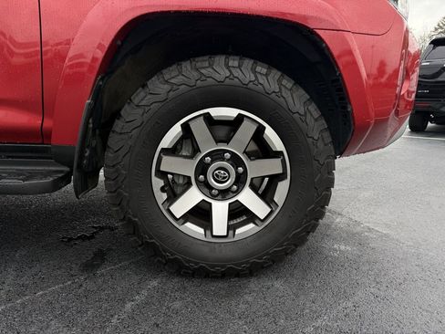 Used 2022 Toyota 4Runner TRD Off-Road image 32