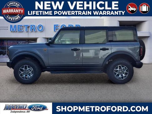 New 2025 Ford Bronco Badlands image 7