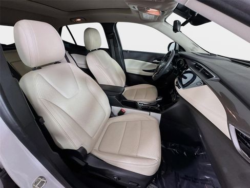 Used 2020 Buick Encore GX Essence w/ Experience Buick Package FWD image 29