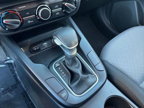 Used 2025 Kia Soul LX w/ LX Technology Package image 36