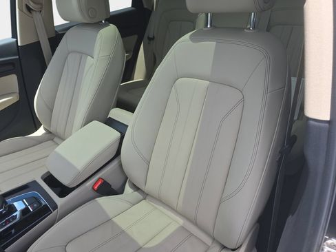 Used 2023 Audi Q5 Premium w/ Convenience Package AWD/4WD image 24