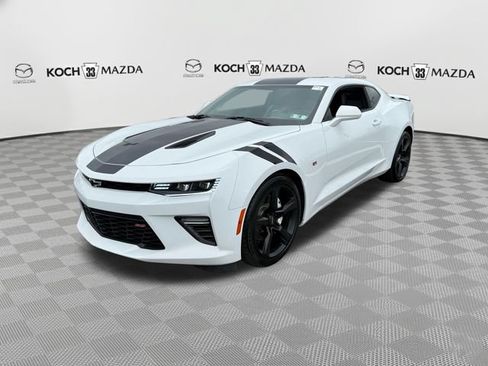 Used 2016 Chevrolet Camaro SS RWD image 7