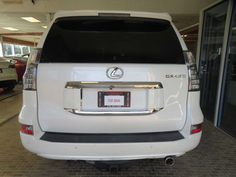 Used 2014 Lexus GX 460 w/ Premium Package image 5