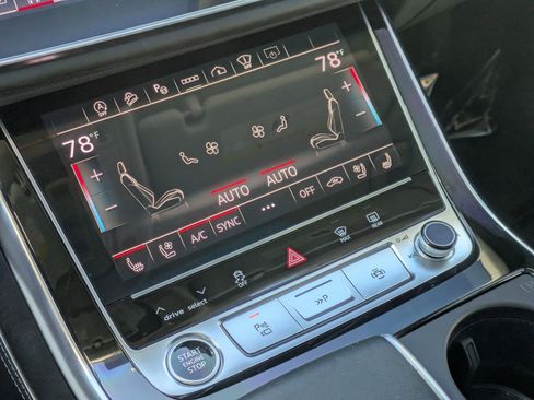 Used 2023 Audi Q8 Prestige w/ Prestige Package image 15