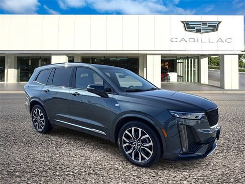 Used 2021 Cadillac XT6 Sport w/ Platinum Package image 7