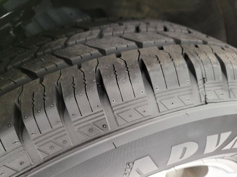 Used 2022 Ford Explorer XLT image 4