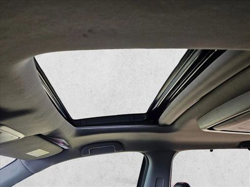 Used 2021 Honda Pilot Touring image 16