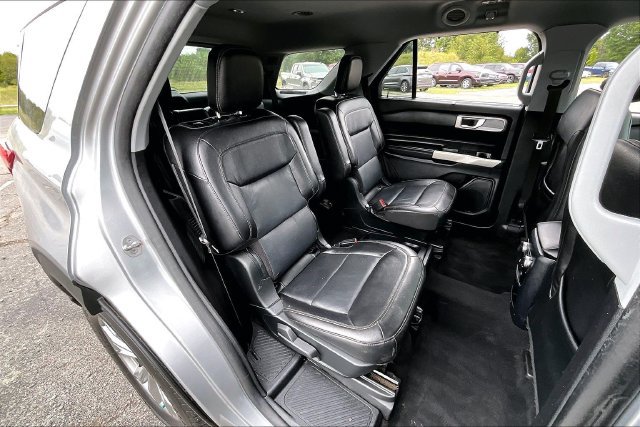 Used 2021 Ford Explorer Limited w/ Equipment Group 301A AWD/4WD image 25