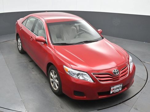 Used 2010 Toyota Camry FWD image 29