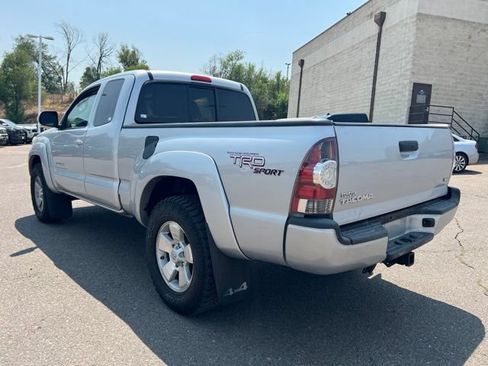 Used 2013 Toyota Tacoma 4x4 Access Cab V6 w/ TRD Sport Pkg image 3