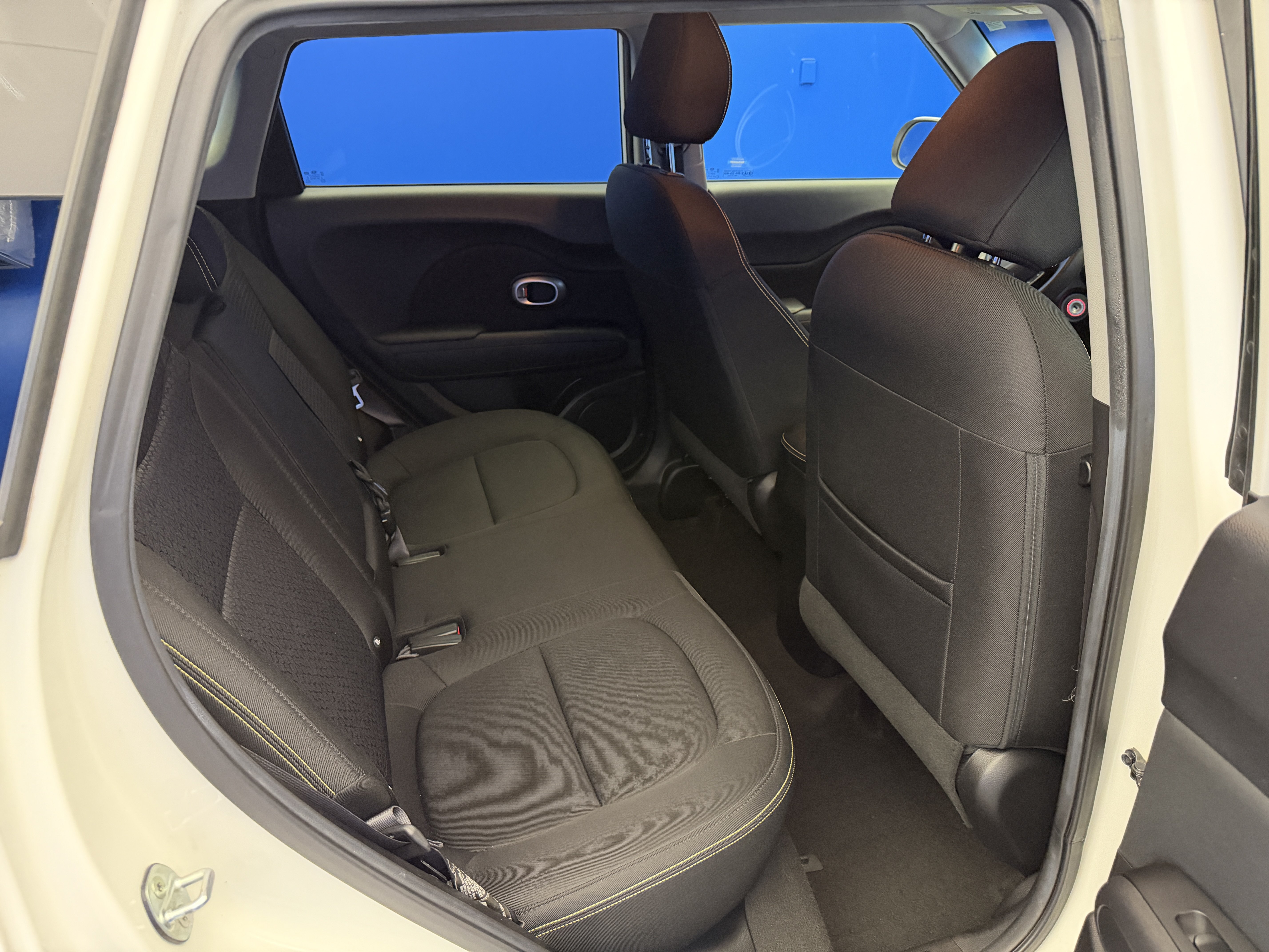 Used 2016 Kia Soul + FWD image 23