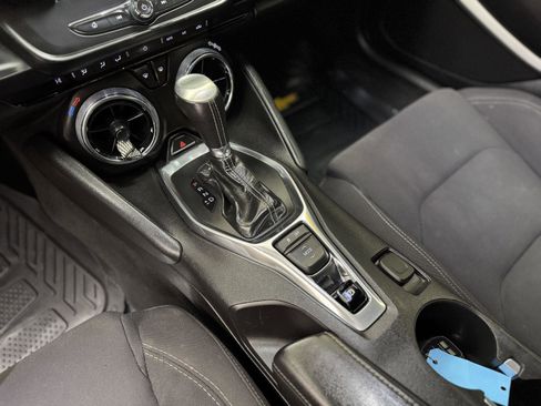 Used 2018 Chevrolet Camaro LT image 21