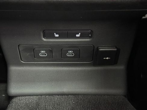 Used 2026 Land Rover Range Rover Velar S image 11