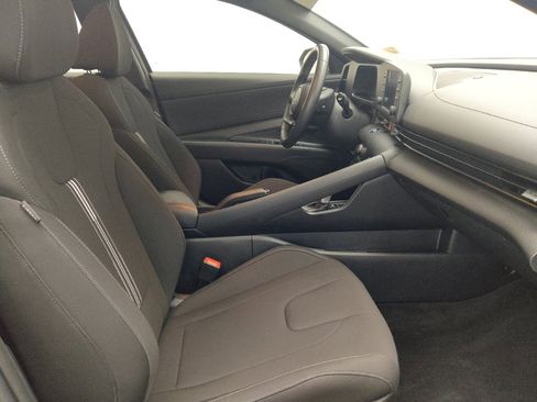 Used 2025 Hyundai Elantra Sport image 21