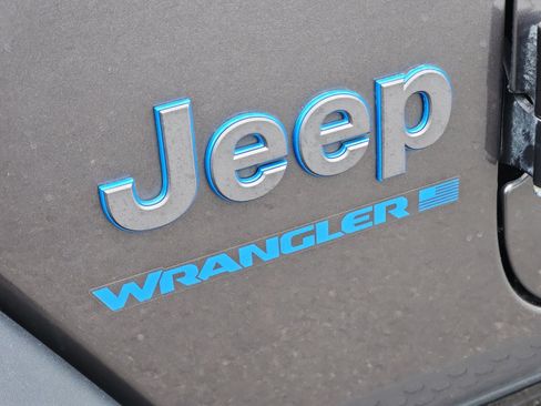 Used 2024 Jeep Wrangler Unlimited Rubicon 4xe AWD/4WD image 22