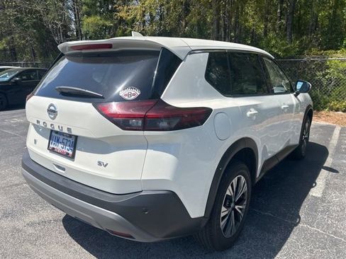Used 2021 Nissan Rogue SV image 11