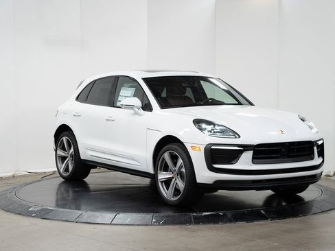 Used 2024 Porsche Macan image 7
