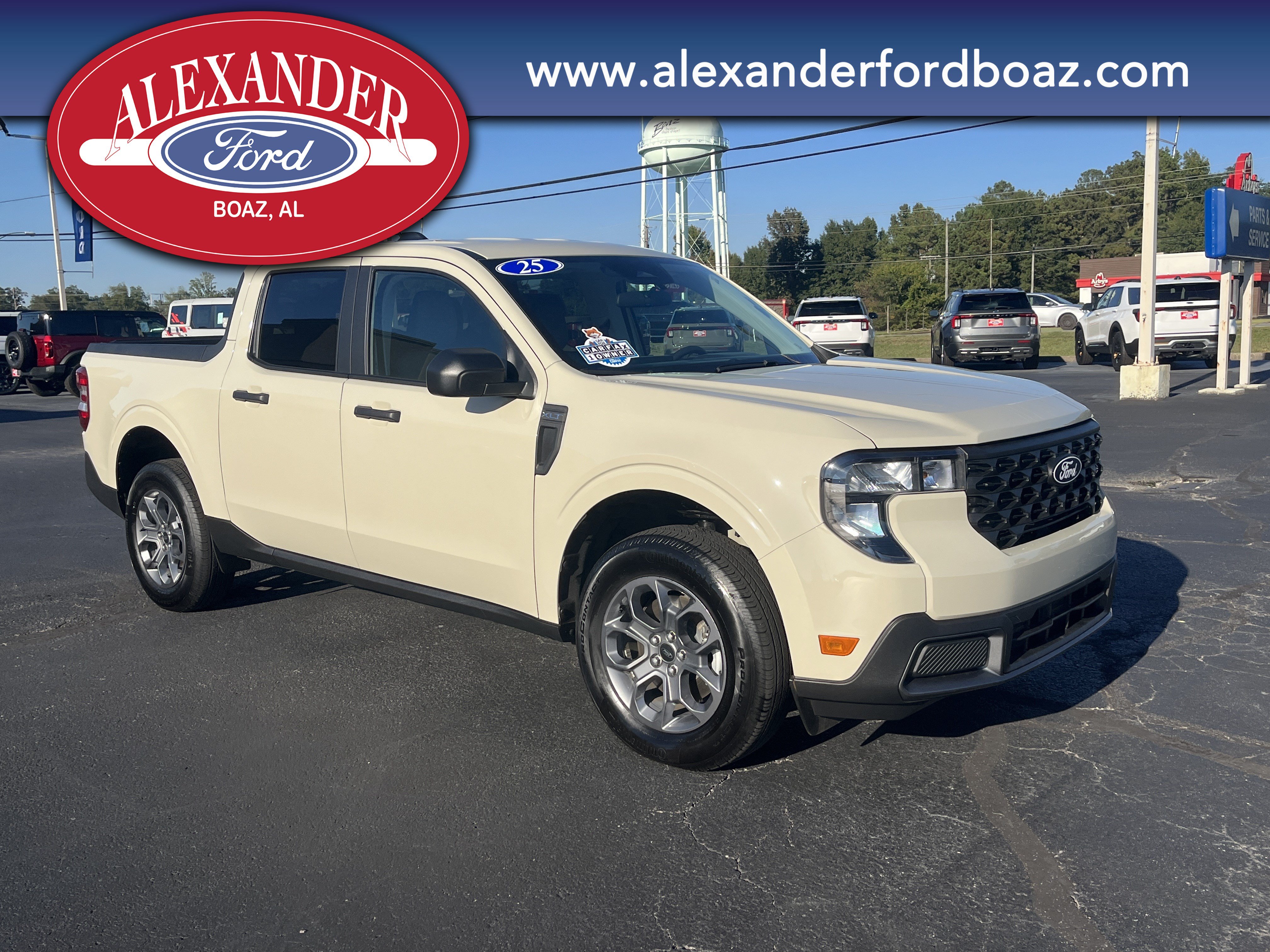 Used 2025 Ford Maverick XLT FWD image 3