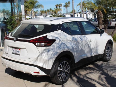 Used 2024 Nissan Kicks SV image 9