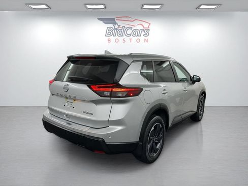 Used 2024 Nissan Rogue SV w/ SV Premium Package AWD/4WD image 4