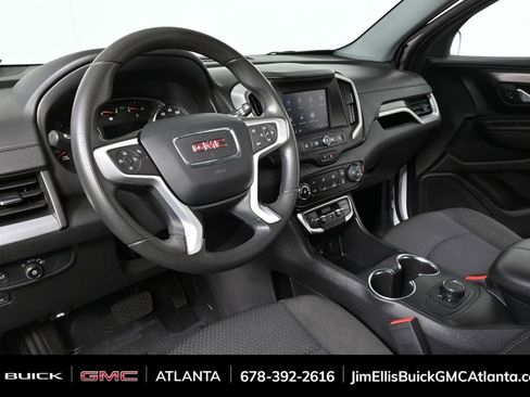 Used 2024 GMC Terrain SLE image 4
