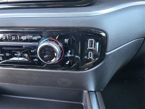 New 2026 GMC Sierra 1500 SLT w/ SLT Premium Package image 19