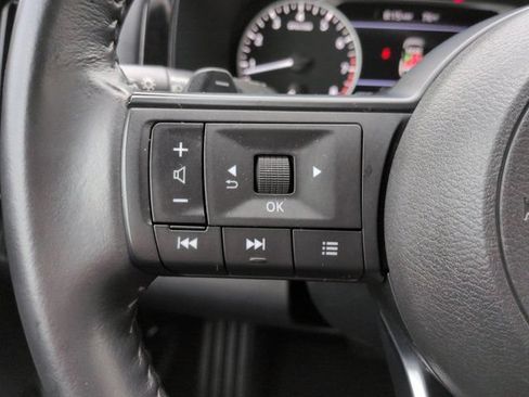Used 2025 Nissan Pathfinder SV FWD image 24