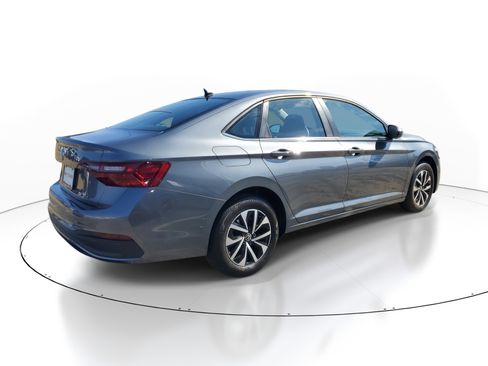 Used 2023 Volkswagen Jetta S image 6