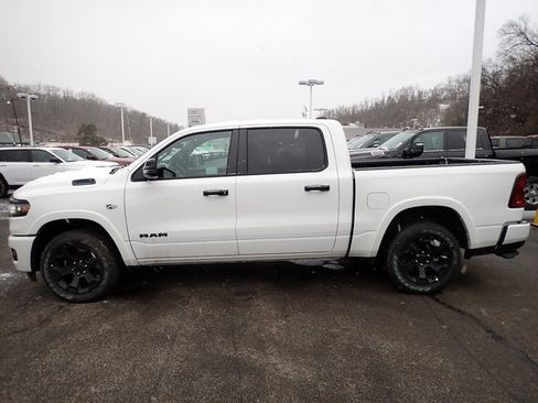 New 2026 RAM 1500 4x4 Crew Cab image 2