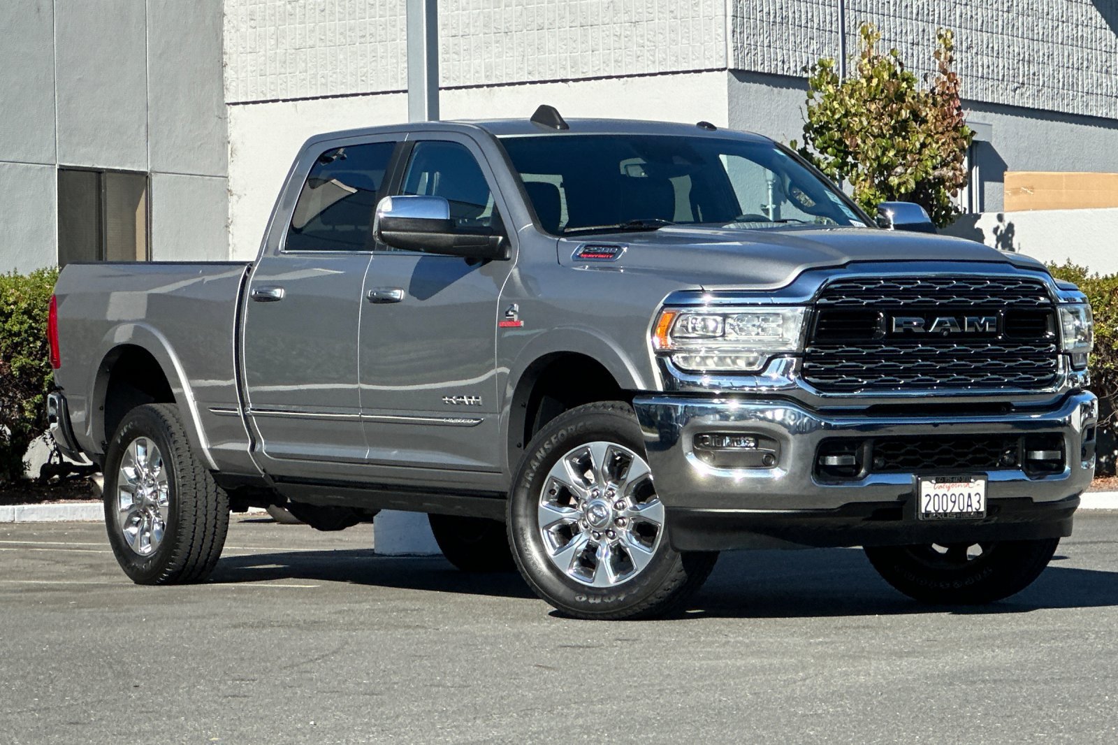Used 2019 RAM 2500 Limited AWD/4WD image 2