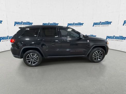 Used 2021 Jeep Grand Cherokee Trailhawk AWD/4WD image 12