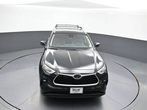 Certified 2020 Toyota Highlander XLE AWD/4WD image 37