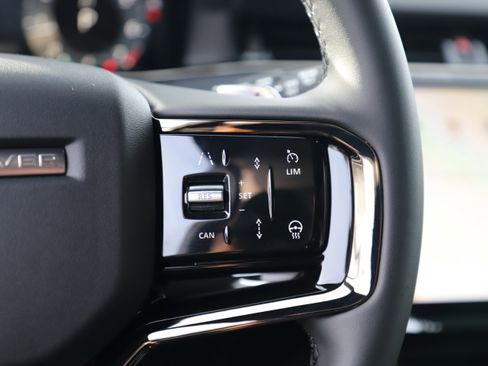 New 2025 Land Rover Range Rover Evoque Dynamic SE AWD/4WD image 25
