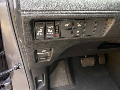 Used 2023 Honda Odyssey EX-L image 17