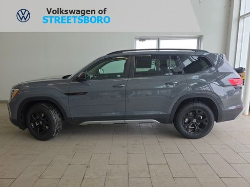 New 2026 Volkswagen Atlas Peak Edition AWD/4WD image 1