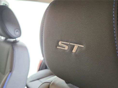 Used 2026 Buick Encore GX Sport Touring image 12