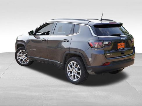 Certified 2023 Jeep Compass Latitude w/ Sun and Sound Group AWD/4WD image 7