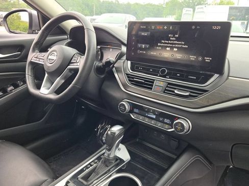 Used 2023 Nissan Altima 2.5 SL FWD image 8