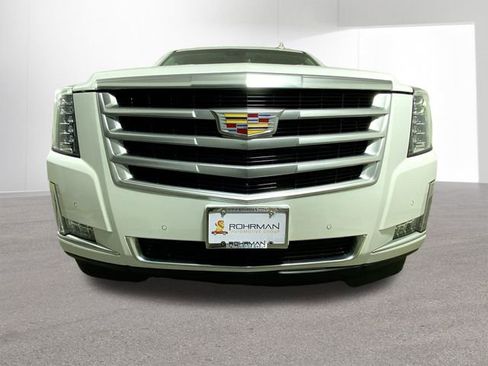 Used 2019 Cadillac Escalade ESV Luxury image 28