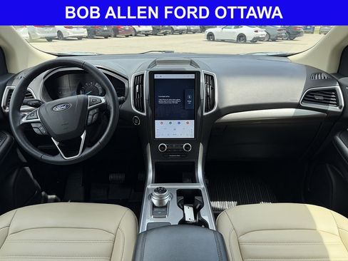 Used 2023 Ford Edge SEL w/ Convenience Package AWD/4WD image 11