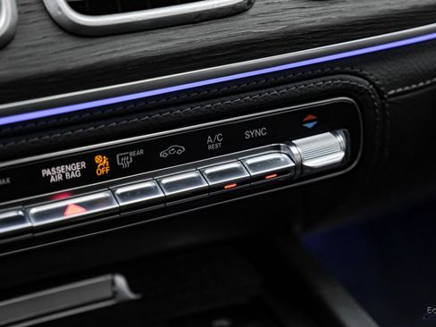 Used 2024 Mercedes-Benz GLE 450 4MATIC image 59