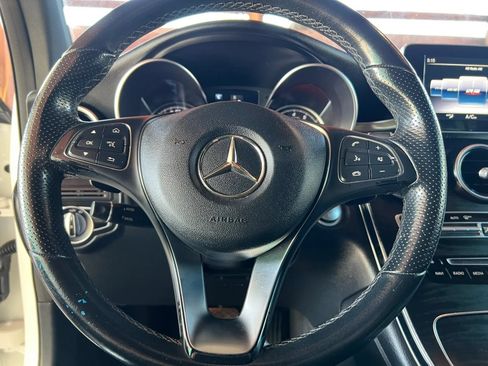 Used 2019 Mercedes-Benz GLC 300 w/ Premium Package image 10