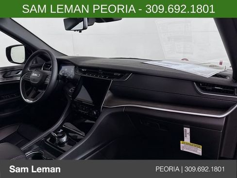 New 2025 Jeep Grand Cherokee L Limited w/ Luxury Tech Group II AWD/4WD image 31