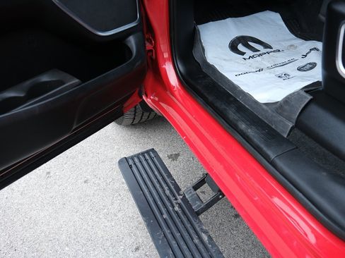 Used 2023 RAM 1500 Laramie image 15