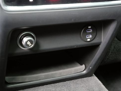 Used 2022 Porsche Cayenne Turbo image 10